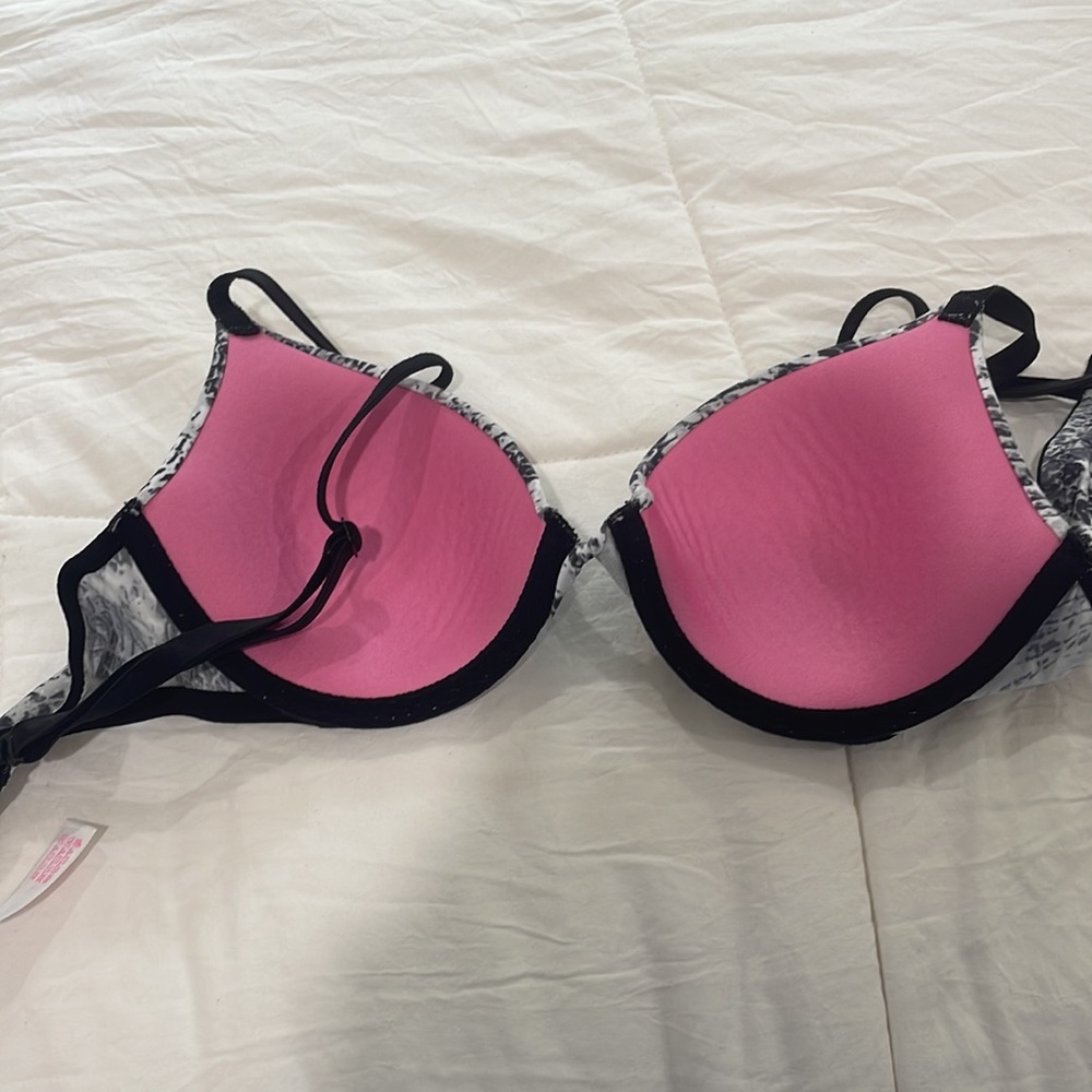 Pink bra - Picture 2 of 3